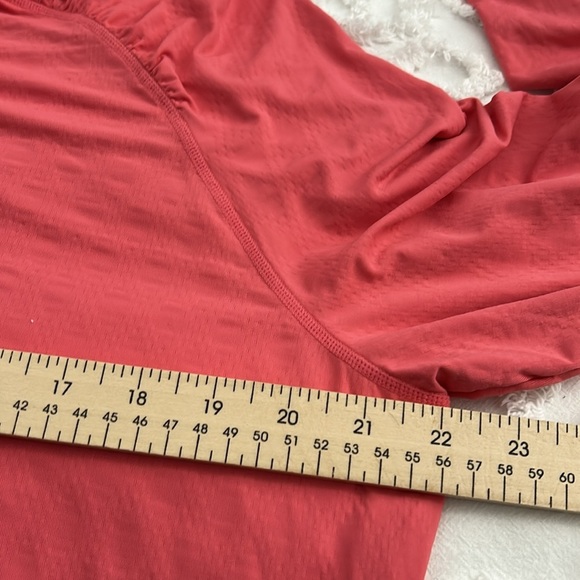 Coolibar coral pullover, UPF 50, women’s size XL. Excellent condition. - Picture 4 of 6